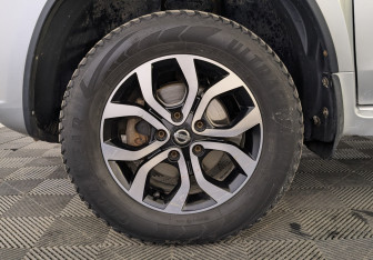 Подержанный автомобиль Nissan Terrano 2014 года (12 фото)