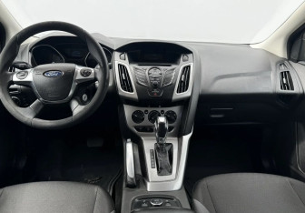 Подержанный автомобиль Ford Focus Sedan 2013 года (9 фото)