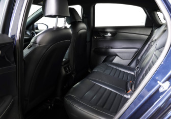Подержанный автомобиль Kia Cerato Sedan 2022 года (12 фото)