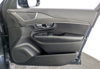 Подержанный автомобиль Volvo XC90 2020 года (26 фото)