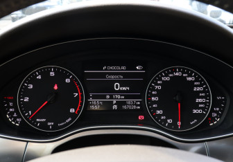Подержанный автомобиль Audi A6 Sedan 2015 года (9 фото)