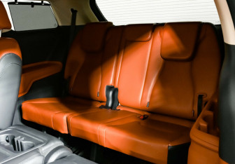 Подержанный автомобиль Kia Carnival 2021 года (16 фото)