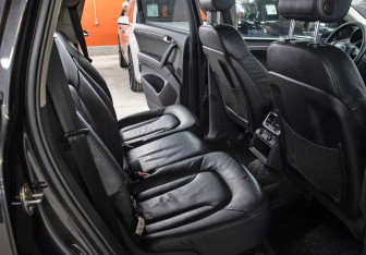 Подержанный автомобиль Audi Q7 2007 года (12 фото)