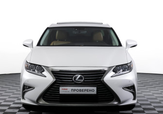 Подержанный автомобиль Lexus ES 2015 года (2 фото)