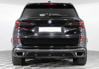 Подержанный автомобиль BMW X5 2023 года (4 фото)
