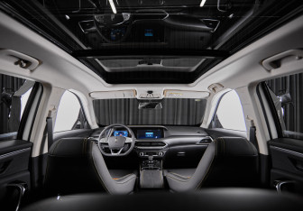 Новый FAW Bestune T77 2024 (25 фото)