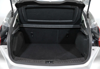 Подержанный автомобиль Ford Focus Hatchback 2018 года (12 фото)