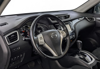 Подержанный автомобиль Nissan X-Trail 2015 года (15 фото)