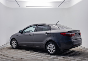 Подержанный автомобиль Kia Rio Sedan 2013 года (7 фото)