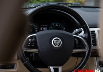 Подержанный автомобиль Jaguar XF Sedan 2013 года (14 фото)