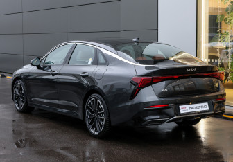 Подержанный автомобиль Kia K5 2024 года (5 фото)