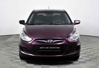 Подержанный автомобиль Hyundai Solaris Hatchback 2013 года (2 фото)