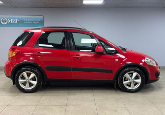 Подержанный автомобиль Suzuki SX4 Hatchback 2011 года (4 фото)