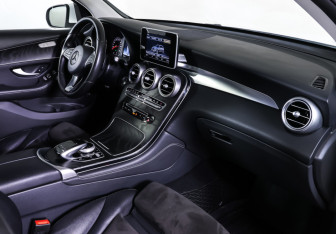 Подержанный автомобиль Mercedes-Benz GLC Coupe 2017 года (11 фото)