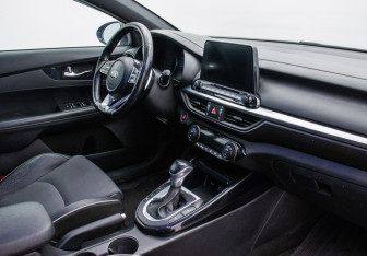 Подержанный автомобиль Kia Cerato Sedan 2020 года (10 фото)