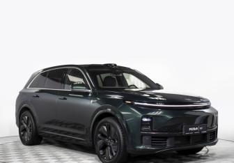 Подержанный автомобиль LiXiang L7 2023 года (3 фото)