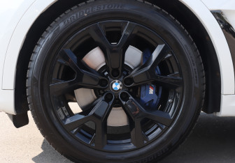 Подержанный автомобиль BMW X7 2020 года (34 фото)