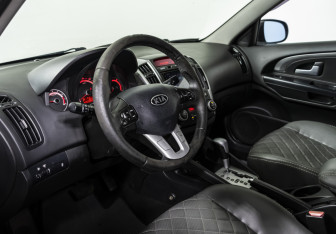 Подержанный автомобиль Kia Ceed Wagon 2011 года (9 фото)