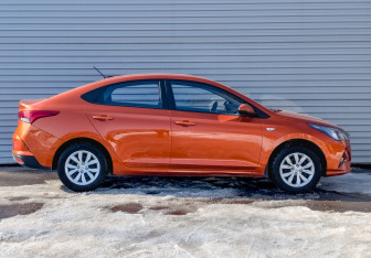 Подержанный автомобиль Hyundai Solaris Sedan 2021 года (4 фото)