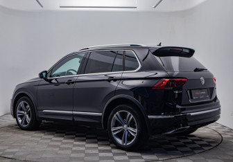 Подержанный автомобиль Volkswagen Tiguan 2019 года (3 фото)