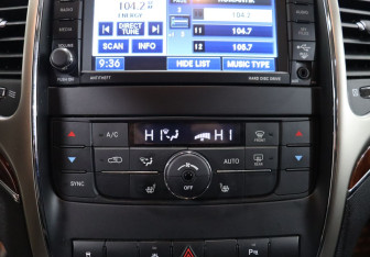 Подержанный автомобиль Jeep Grand Cherokee 2012 года (20 фото)