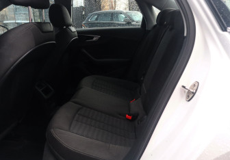 Подержанный автомобиль Audi A4 Sedan 2015 года (10 фото)