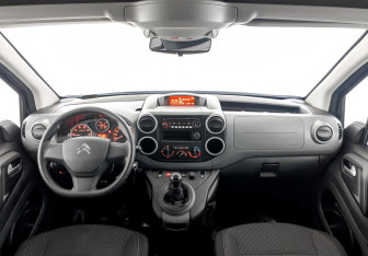 Подержанный автомобиль Citroen Berlingo 2021 года (14 фото)