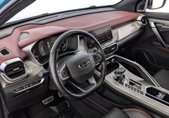 Подержанный автомобиль Geely Coolray 2023 года (15 фото)
