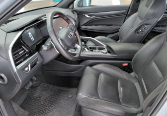 Подержанный автомобиль Geely Tugella 2022 года (9 фото)