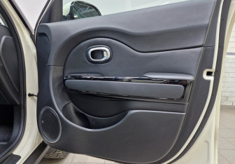 Подержанный автомобиль Kia Soul 2017 года (19 фото)