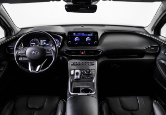 Подержанный автомобиль Hyundai Santa Fe 2022 года (11 фото)