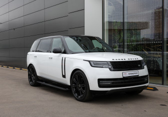 Подержанный автомобиль Land Rover Range Rover 2025 года (3 фото)