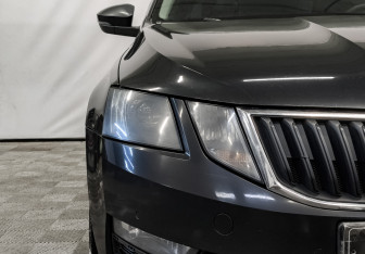 Подержанный автомобиль Skoda Octavia Liftback 2019 года (16 фото)
