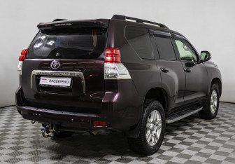 Подержанный автомобиль Toyota Land Cruiser Prado 2010 года (5 фото)