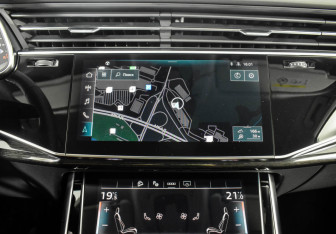 Подержанный автомобиль Audi Q7 2021 года (12 фото)