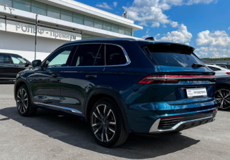 Подержанный автомобиль Geely Monjaro 2023 года (7 фото)