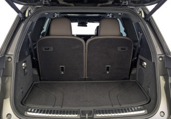 Подержанный автомобиль LiXiang L9 2023 года (10 фото)