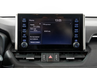 Подержанный автомобиль Toyota RAV4 2021 года (17 фото)