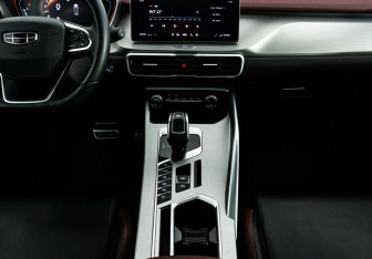 Подержанный автомобиль Geely Coolray 2021 года (7 фото)