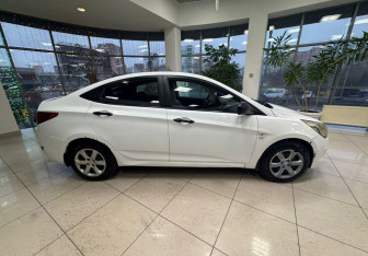 Подержанный автомобиль Hyundai Solaris Sedan 2014 года (8 фото)