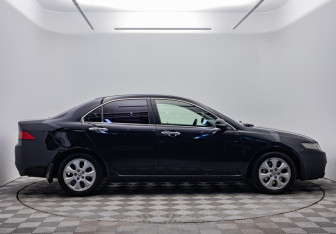 Подержанный автомобиль Honda Accord Sedan 2005 года (4 фото)