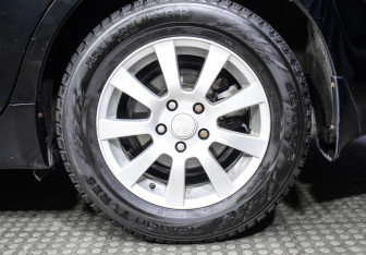 Подержанный автомобиль Toyota Camry Sedan 2009 года (21 фото)