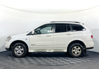 Подержанный автомобиль SsangYong Kyron 2010 года (8 фото)