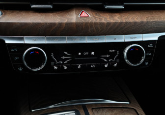 Подержанный автомобиль Genesis G80 2021 года (26 фото)