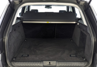 Подержанный автомобиль Land Rover Range Rover Sport 2015 года (10 фото)