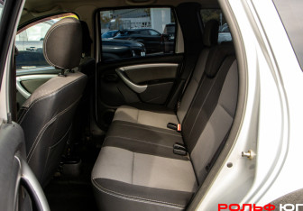 Подержанный автомобиль Renault Duster 2012 года (8 фото)