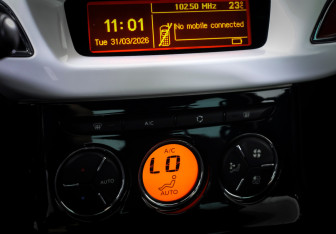 Подержанный автомобиль Citroen DS3 Hatchback 2010 года (18 фото)