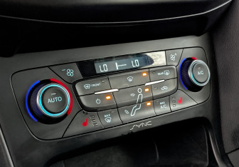 Подержанный автомобиль Ford Focus Hatchback 2018 года (21 фото)