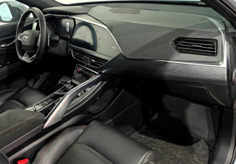 Подержанный автомобиль Geely Tugella 2022 года (10 фото)