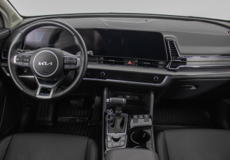 Подержанный автомобиль Kia Sportage 2025 года (13 фото)